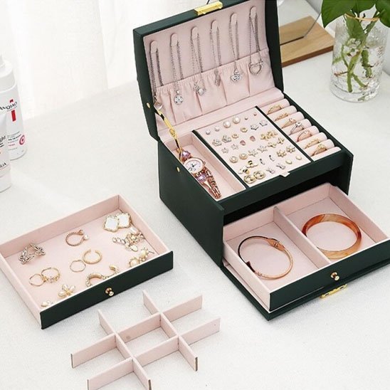 boite a bijoux elegance vert avec colliers