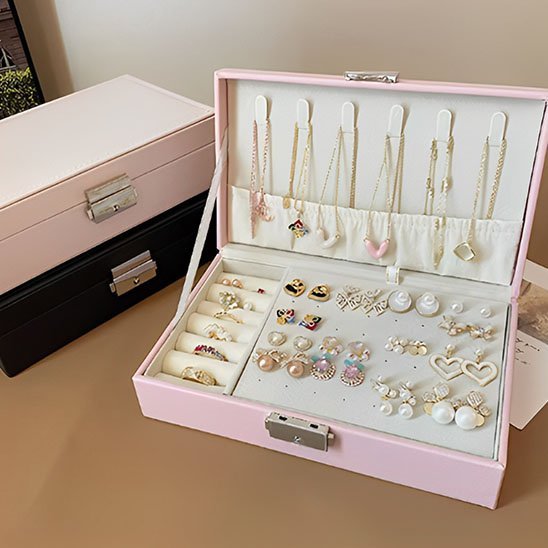 boite a bijoux luxebox blanc avec colliers