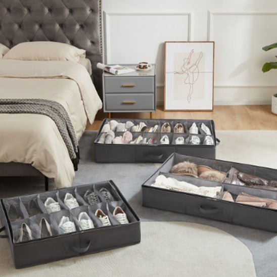 rangement chaussures sous lit avec plusieurs chaussures