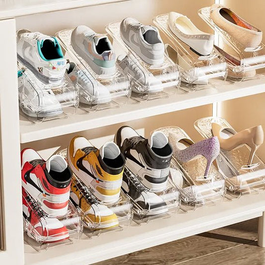 rangement chaussures transparent avec dix paires chaussures