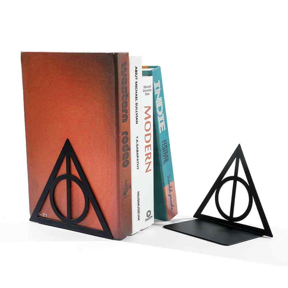 serre livre original triangle noir avec quatre gros livres