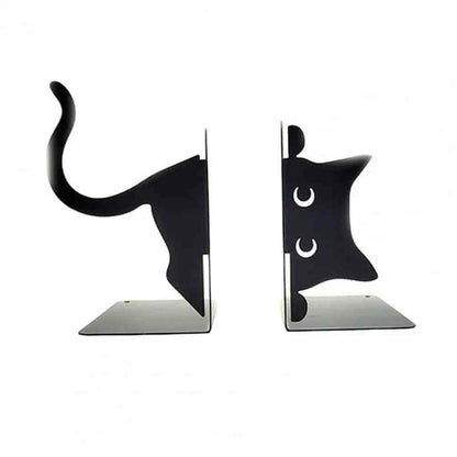 serres livres chat sur fond blanc