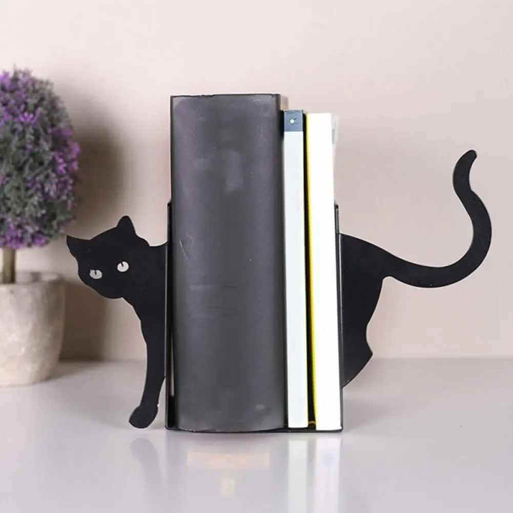 serres livres chat avec un gros livre et deux petits livres