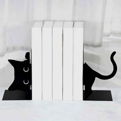 serres livres chat avec cinq livres bien ranges